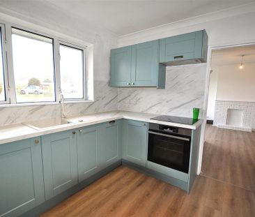 2 bedroom semi-detached bungalow to rent - Photo 5