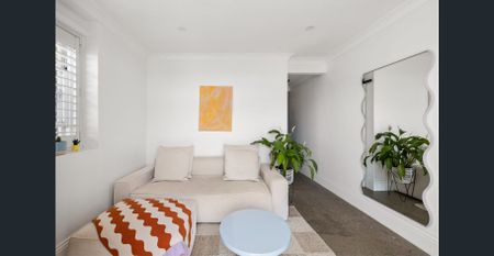 House-like courtyard home with incredible views - Photo 2