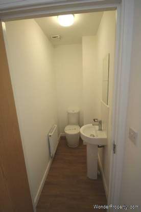 2 bedroom property to rent in Warrington - Photo 5