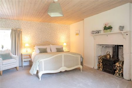 3 bedroom detached house to rent - Photo 3