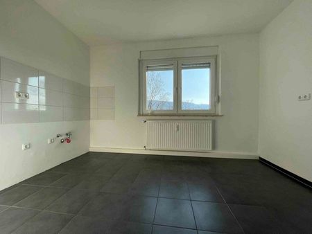 Attraktive 3-Zimmer-Wohnung mit Balkon! - Foto 2