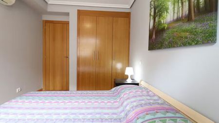 Calle de Robledo, Madrid, Community of Madrid 28039 - Photo 3
