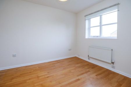3 bedroom link detached house to rent - Photo 4