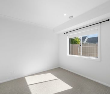 9 Valencia Dr, Gobbagombalin NSW 2650 - Photo 2