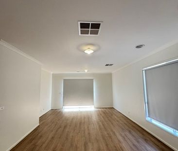 Brand New 3Br Family Home in Manor Lakes! - Photo 1