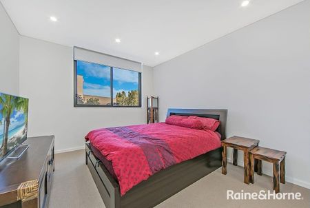 Luxury Apartment in the heart of Rouse Hill - Photo 2
