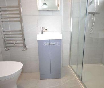 Wokingham Road, Reading, Berkshire, RG6 - Photo 5
