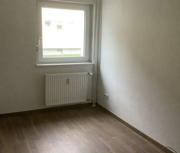 Renovierte 3 Zimmer im Erdgeschoss mit Einbauküche und Balkon - Photo 4