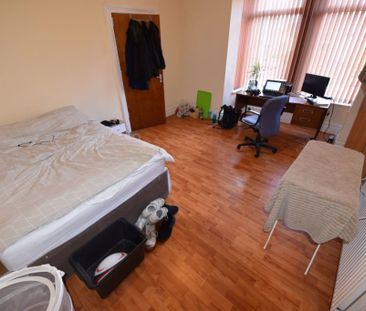 4 bedroom House in Royal Park View, Leeds - Photo 6