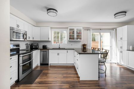 For Lease - 57 Breakwater Drive, Whitby, Ontario - Photo 5