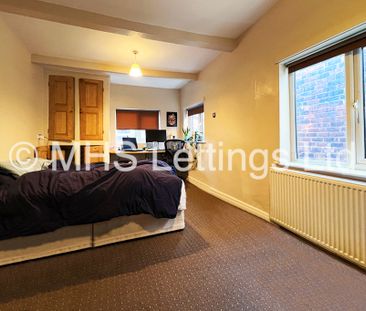 8 Bedroom Mid Terraced House for rent in Clarendon Road - Photo 3