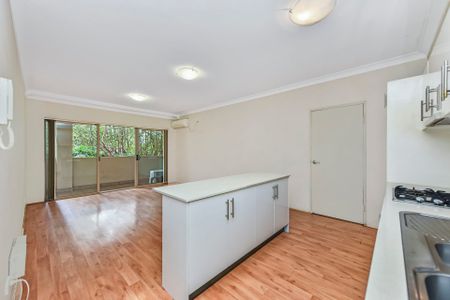 10/6-8 The Crescent, Homebush. - Photo 2