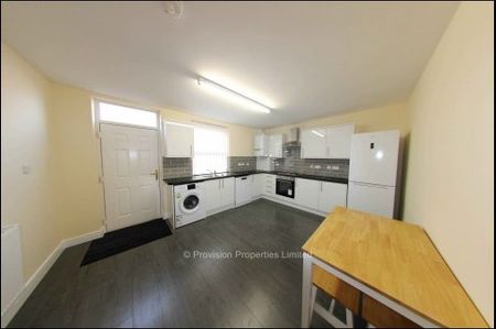 6 Bedroom Student Lets in Leeds - Photo 2