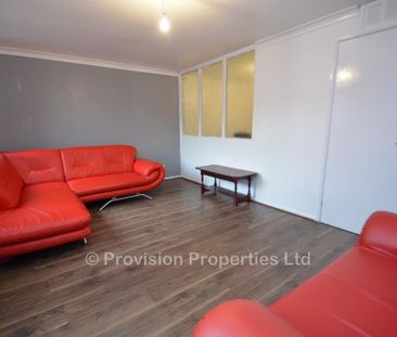 3 bedroom terraced house to rent - Photo 6