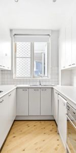 Large apartment in great location with privacy and security. - Photo 3