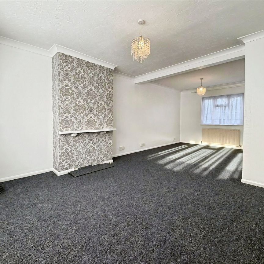 Bishops Way, Egham, Surrey, TW20 8EJ - Photo 1