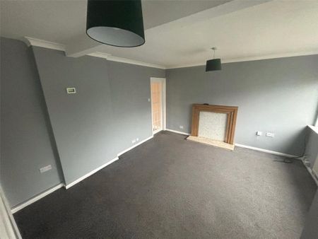 3 bedroom end of terrace house to rent - Photo 3