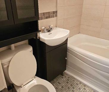 3 1/2 semi sous sol à louer - Photo 4