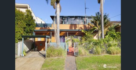 Large North Facing Home - Photo 5
