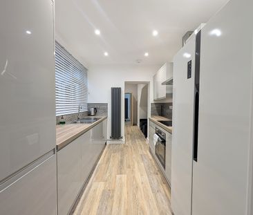Brook Street, Pontypridd - Photo 3