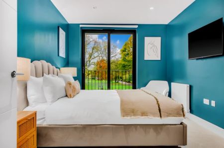 2 Bed with outdoor patio - Photo 3