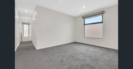 Brand new 4-bedroom home with premium finishes! - Photo 3