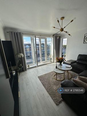 2 bedroom flat to rent - Photo 1