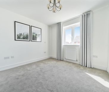 3 bedroom detached house to rent - Photo 4