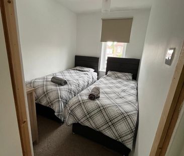 4 Bed Terraced House, Gloucester Road, BS16 - Photo 2