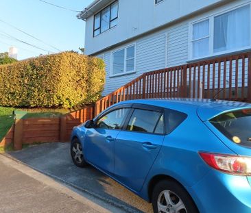 Townhouse - Sunny and Bright, (Busstop at Steps) - Photo 2