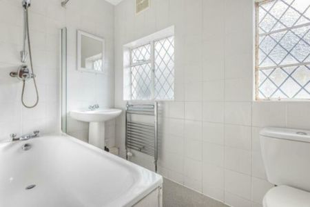 5 bedroom Semi-detached house to rent - Photo 5