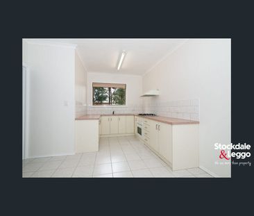 A peaceful retreat with urban convenience - Photo 1