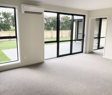 28 Robert Duncan Road, Belfast - Photo 3