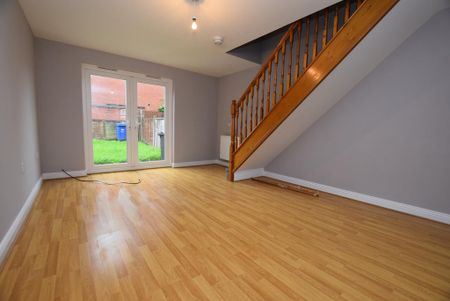 2 bedroom end of terrace house to rent - Photo 3