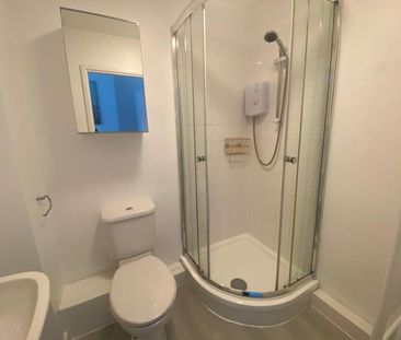 1 bedroom Flat To Let - Photo 6