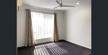 Modern 4-Bedroom Family Home in the Heart of Pimpama - Photo 2