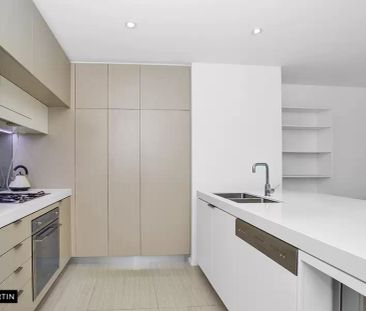 MGM MARTIN - TWO BEDROOM APARTMENT - Photo 3