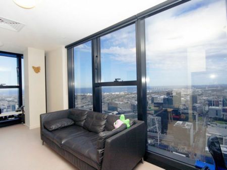 Fully Furnished Luxury 2 bedrooms apartment In the CBD! No block view!!! - Photo 2