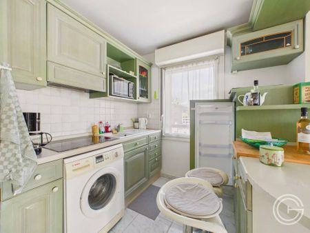 LOCATION ETUDIANTE - 2 PIECES AVEC TERRASSE - 17 IMPASSE JEANNE MARLIN - NICE PORT - Photo 4