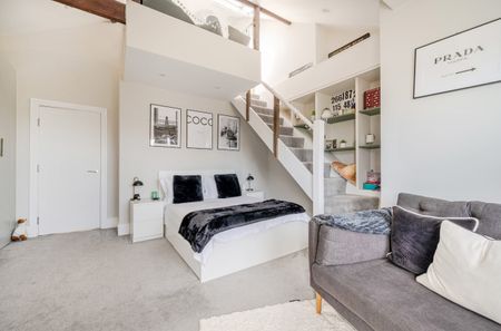 4 bedroom House in Alma Road, Windsor - Photo 4