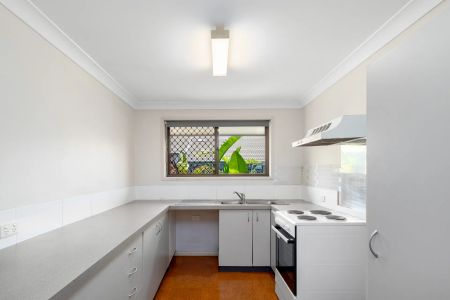 Convenient Living in Everton Park – 2 Bedroom Townhouse - Photo 2