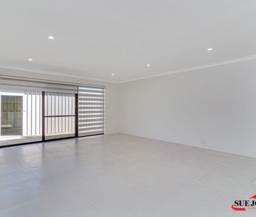 IMMACULATELY RENOVATED 4 X 2 - Photo 1