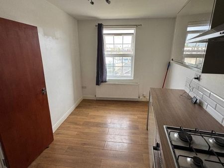 Station road, Hornchurch , RM12 6NJ, Property for rent - Photo 2