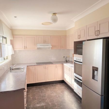 Spacious Family Home in a Prime Glenmore Park Location - Photo 3