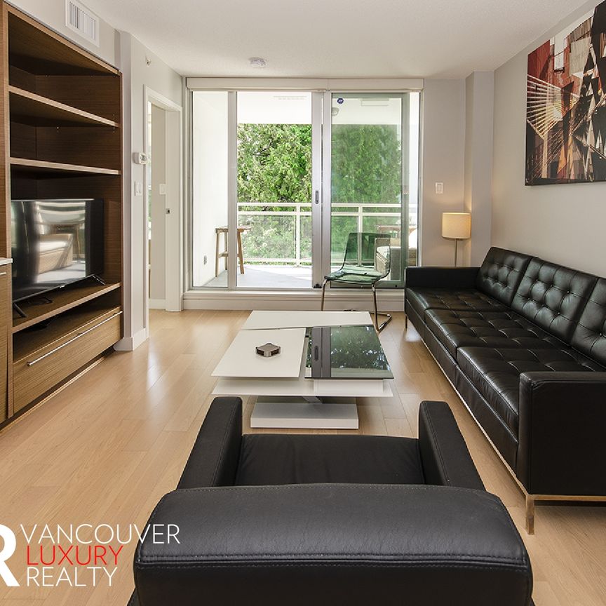 Condo in Vancouver West Side, BC - Photo 1