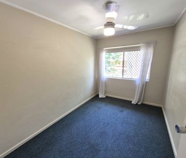 2/27 Collins Street, Clayfield QLD, Belconnen - Photo 2