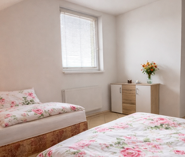 Prenájom 2.izb byt Hlohovec,ul.Hlohová - Fotografia 2