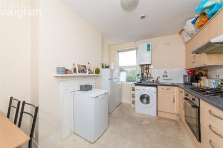 3 bedroom flat to rent - Photo 5