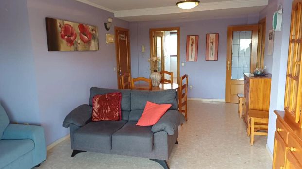 Apartamento de alquiler en Calle de la Rioja, Playa de Gandia - Photo 1