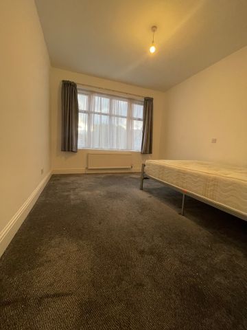 Room in a Shared House, Wolves Lane, N13 - Photo 2